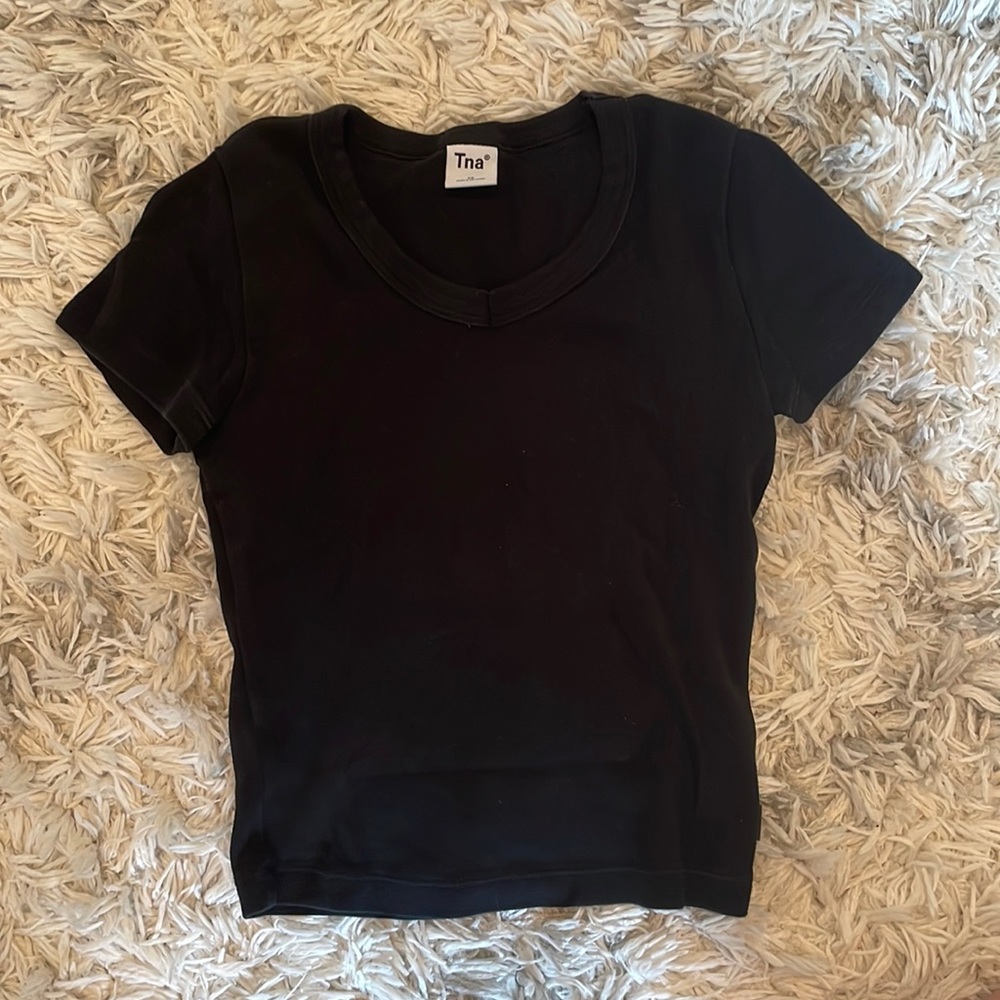 Aritzia plain black tee